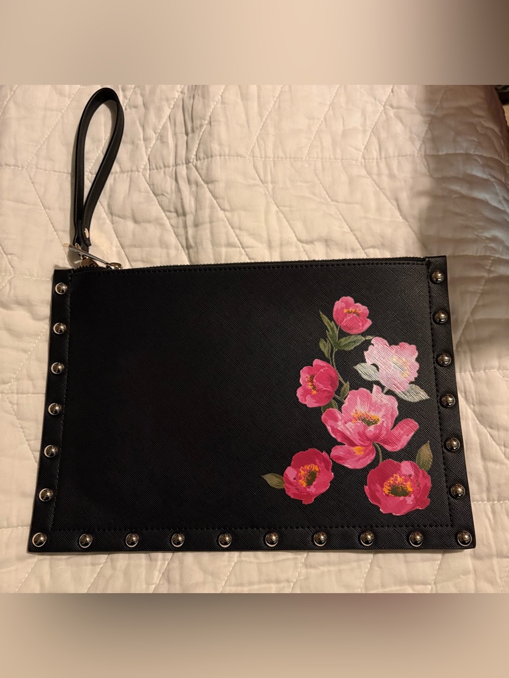 💖 White House Black Market Black Studded Floral Wristlet Pouch Clutch 💖 - Picture 6 of 6